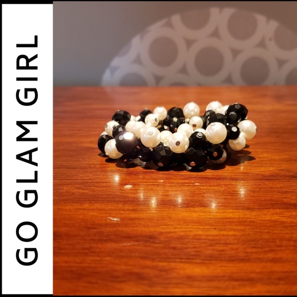 White House Black Market Jewelry - NWT WHBM White Pearl/Black Bead Stretchy Bracelet